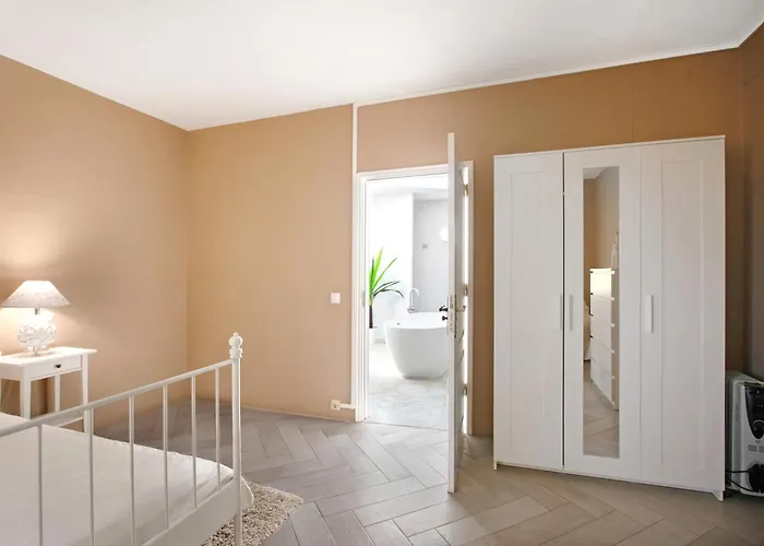 Saint Maxime Адехе